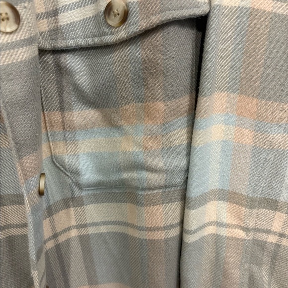 American Eagle Flannel Shacket/Jacket - Picture 4 of 13